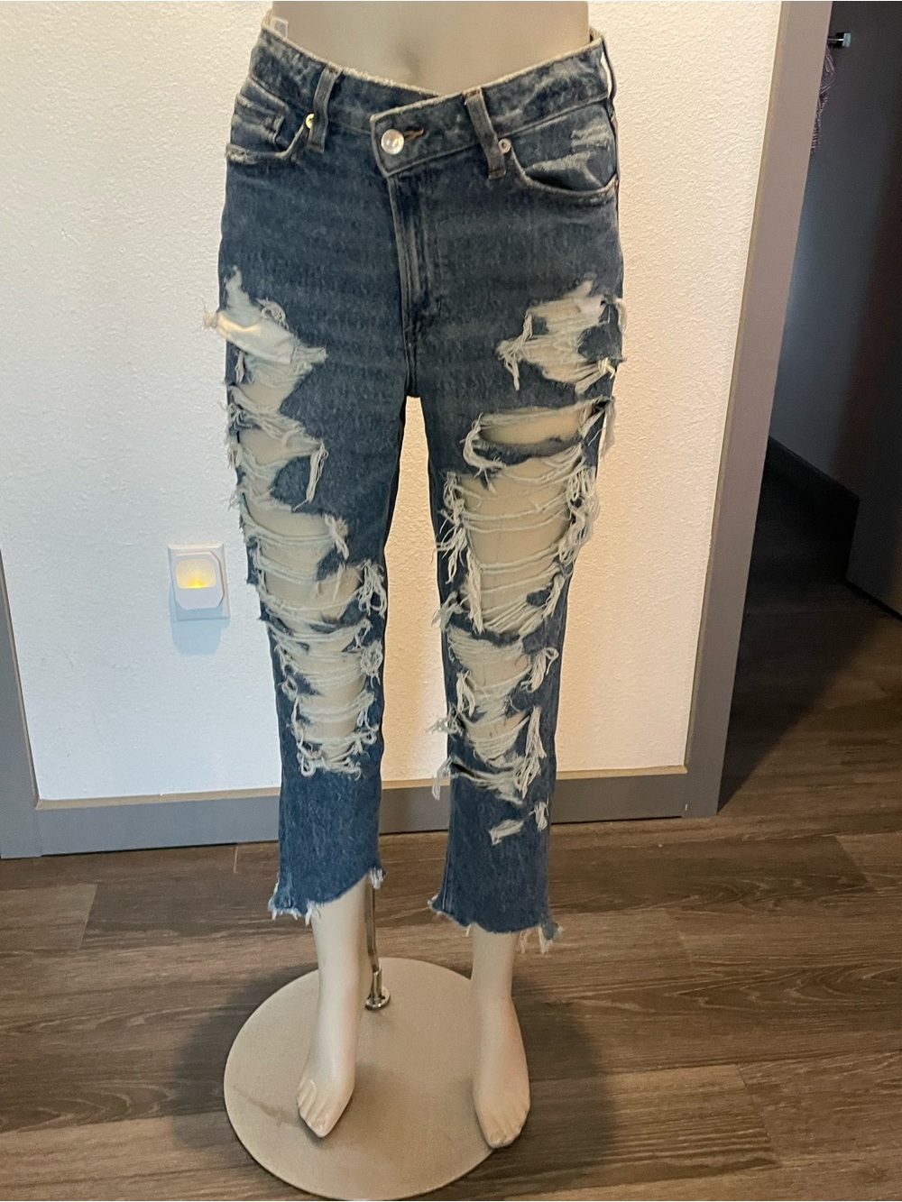 American Eagle Outfitters Distressed Dark Blue Cropped Jeans
